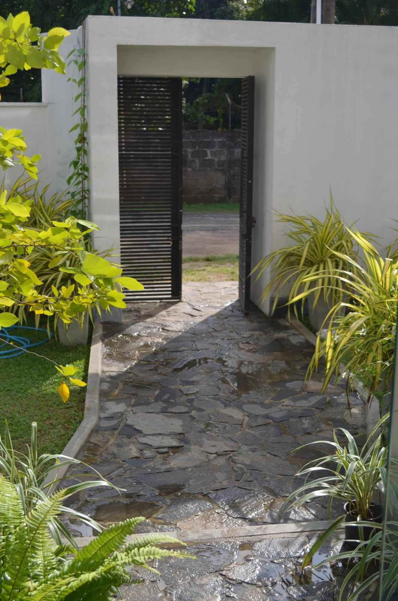Silina Airport Transit Hotel & Residence Katunayake Exterior photo