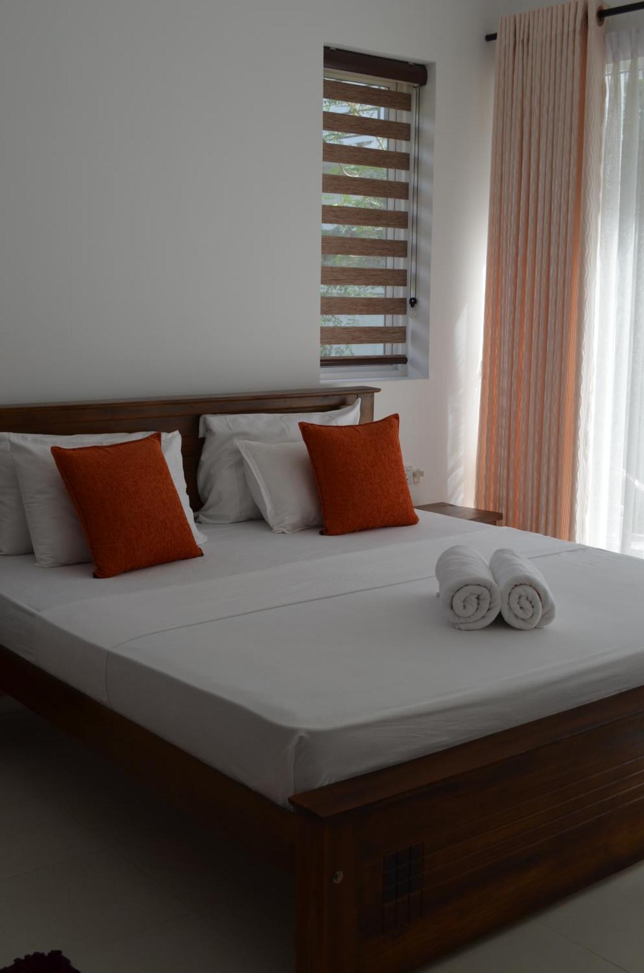 Silina Airport Transit Hotel & Residence Katunayake Exterior photo