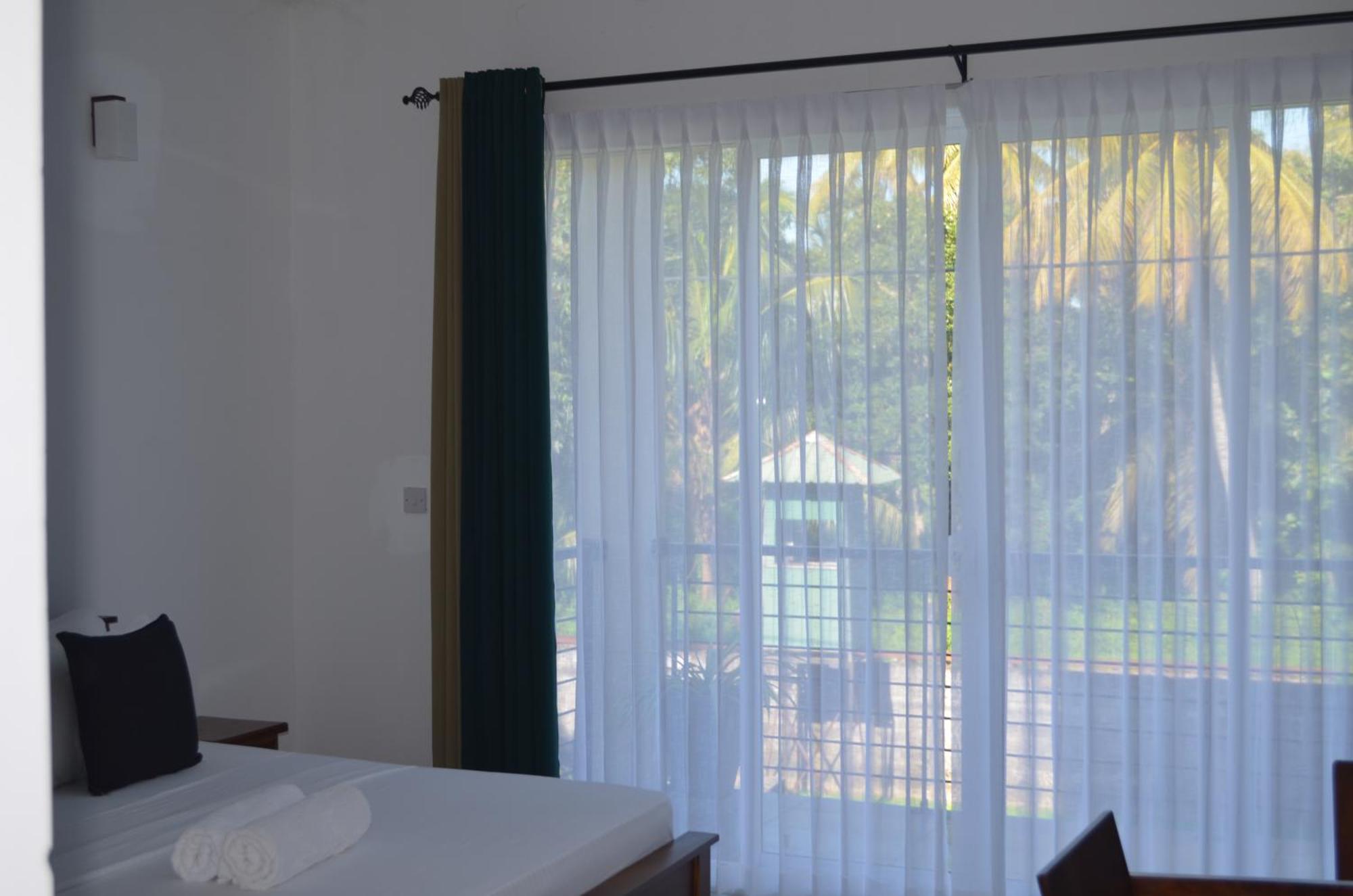 Silina Airport Transit Hotel & Residence Katunayake Exterior photo