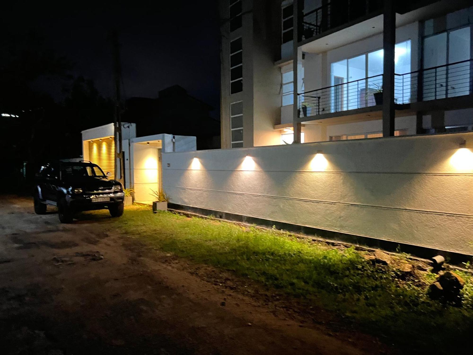 Silina Airport Transit Hotel & Residence Katunayake Exterior photo