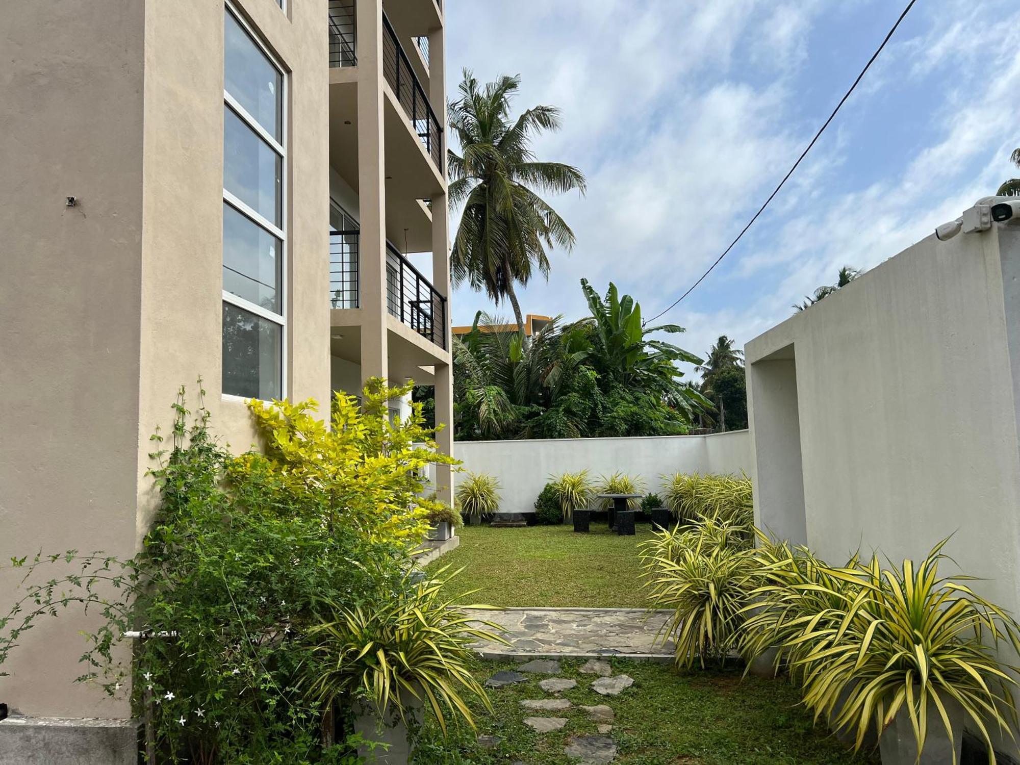 Silina Airport Transit Hotel & Residence Katunayake Exterior photo