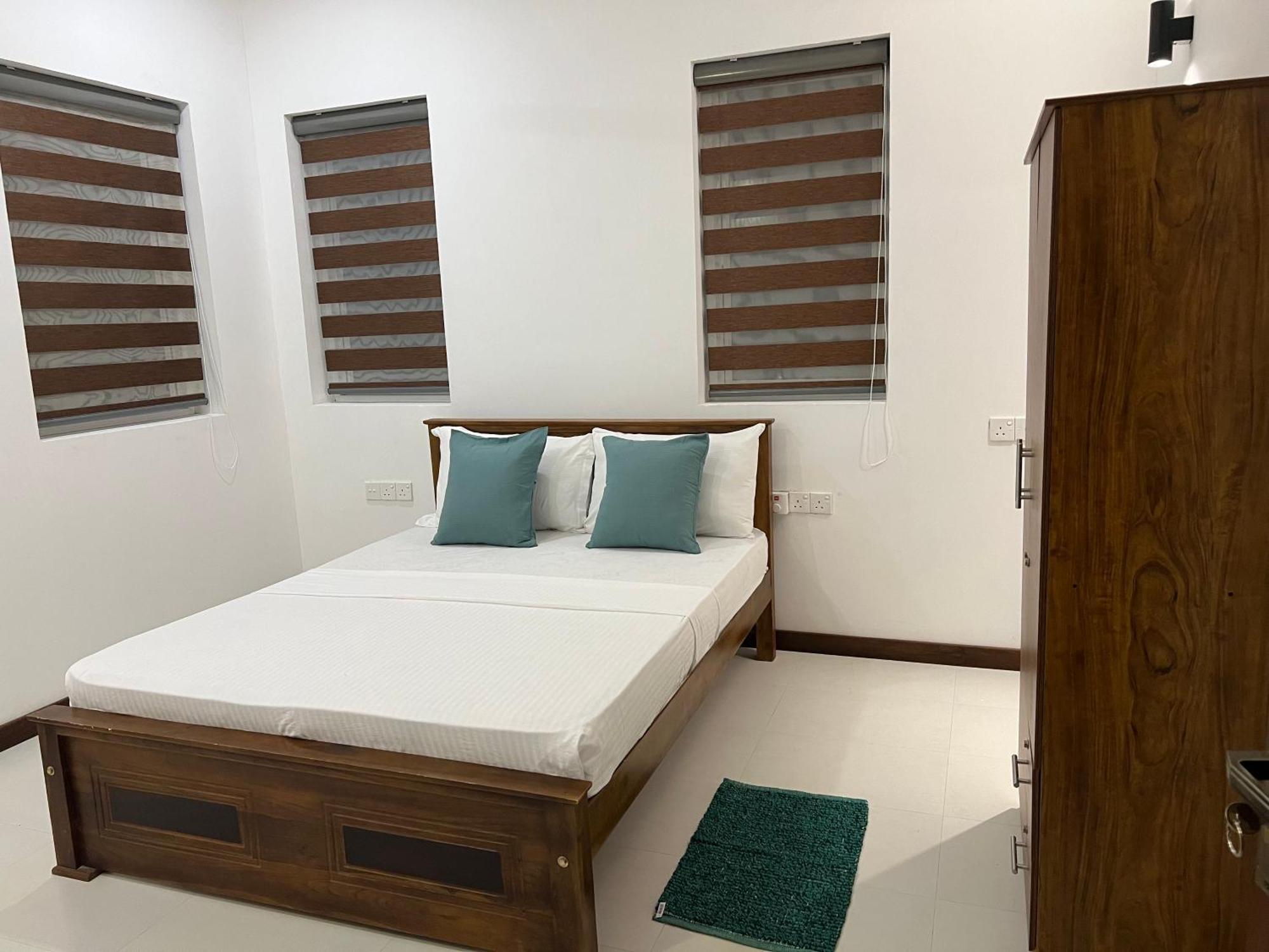 Silina Airport Transit Hotel & Residence Katunayake Exterior photo