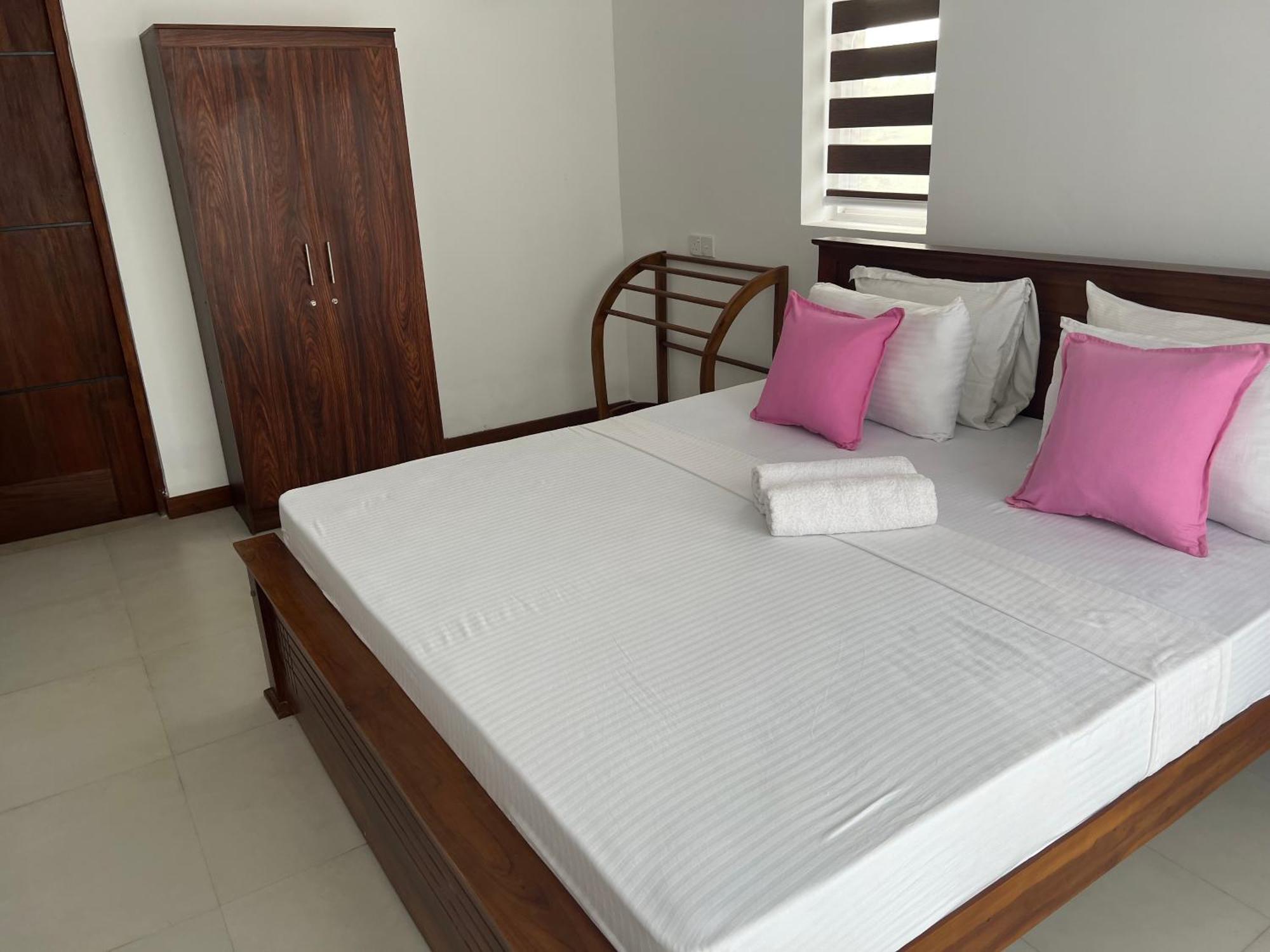 Silina Airport Transit Hotel & Residence Katunayake Exterior photo