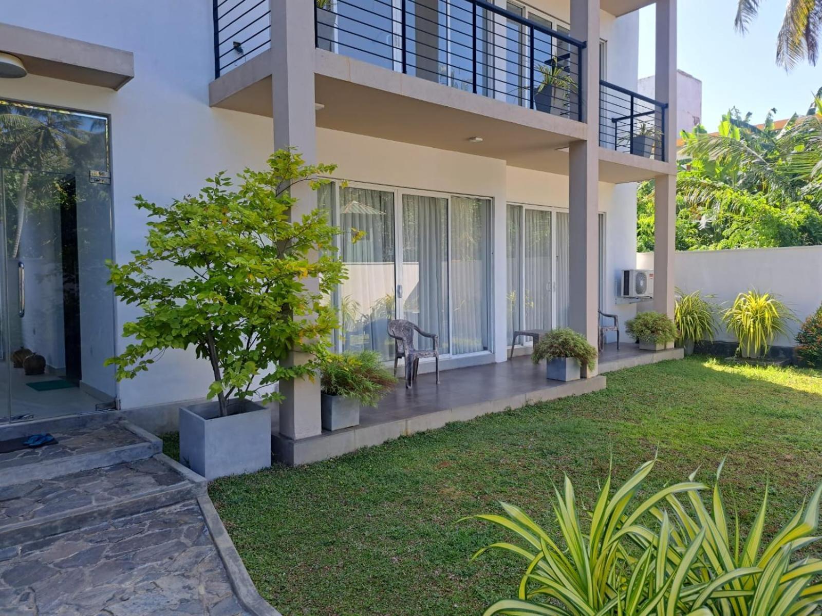 Silina Airport Transit Hotel & Residence Katunayake Exterior photo